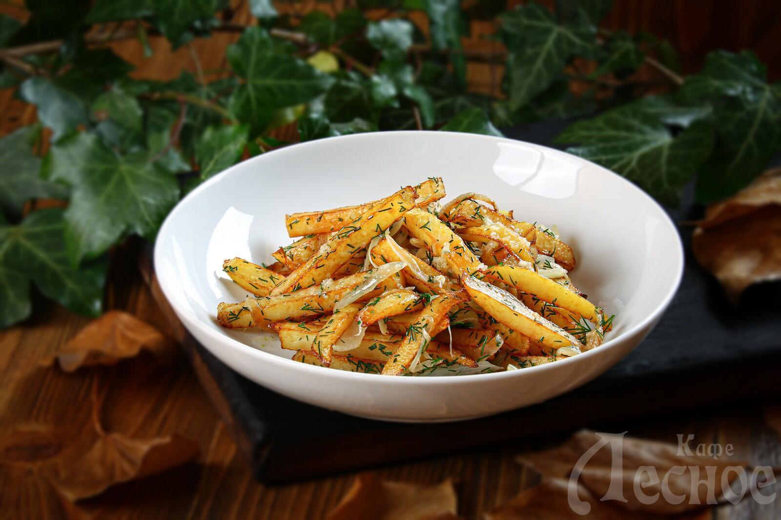 Картофель жаренный с луком