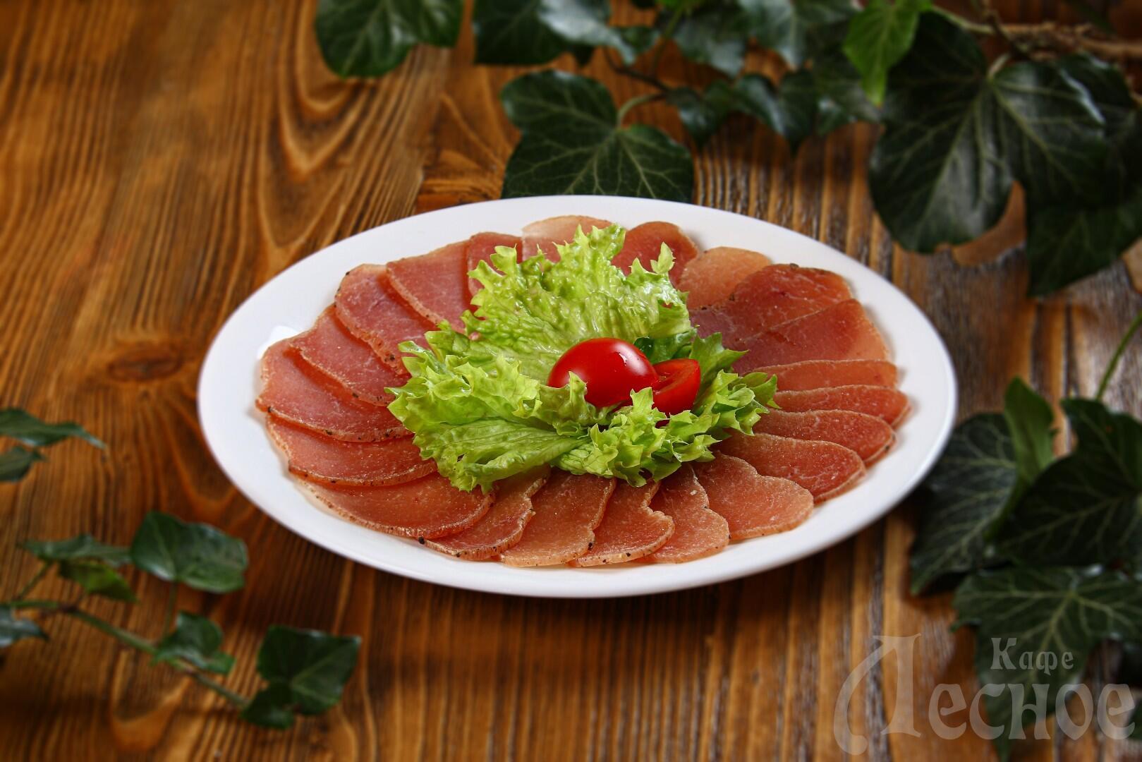 Мясо сыровяленое